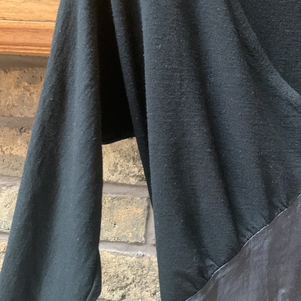 Womens h&m mama black top. Ties in back size medium - Picture 3 of 5